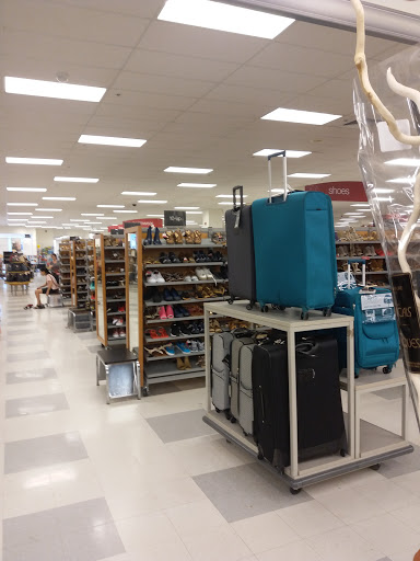 Department Store «T.J. Maxx & HomeGoods», reviews and photos, 7 Neponset St, Worcester, MA 01606, USA