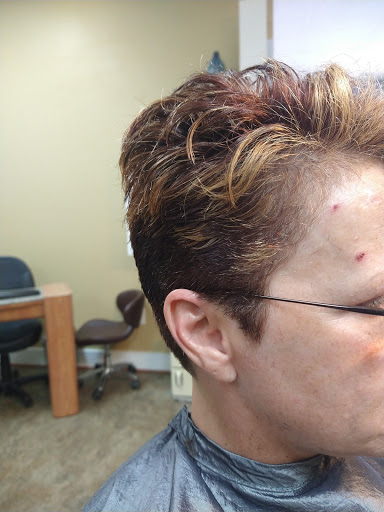 Hair Salon «Tori-Bay Salon», reviews and photos, 758 J Clyde Morris Blvd, Newport News, VA 23601, USA