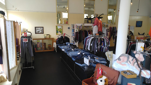 Thrift Store «Tailwaggers Thrift Shop», reviews and photos, 2737 F St, Eureka, CA 95501, USA