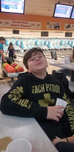 Bowling Alley «Coram Country Lanes», reviews and photos, 615 Middle Country Rd, Coram, NY 11727, USA