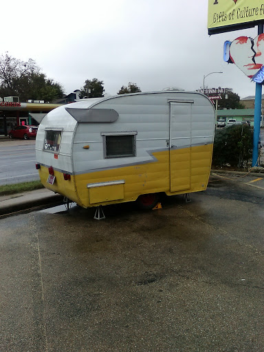 Used Clothing Store «Buffalo Exchange Austin», reviews and photos, 2904 Guadalupe St, Austin, TX 78705, USA