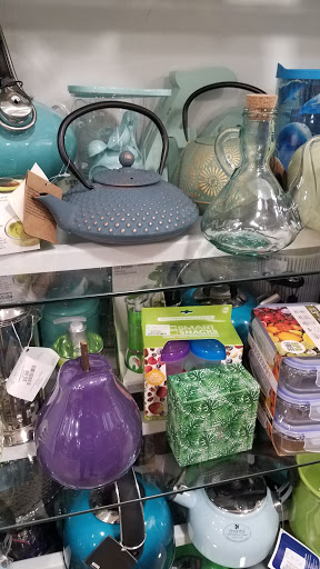 Shopping Mall «Berkshire Shopping Center», reviews and photos, 67 Newtown Rd, Danbury, CT 06810, USA