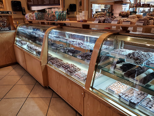 Chocolate Shop «Rocky Mountain Chocolate Factory», reviews and photos, 126 S Main St, Breckenridge, CO 80424, USA