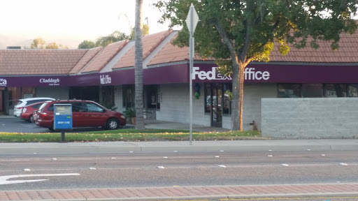 Print Shop «FedEx Office Print & Ship Center», reviews and photos, 1542 E Los Angeles Ave a, Simi Valley, CA 93065, USA