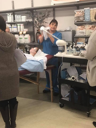 Shopping Mall «The Pointes Shopping Center», reviews and photos, 1040 E Sternberg Rd, Norton Shores, MI 49441, USA