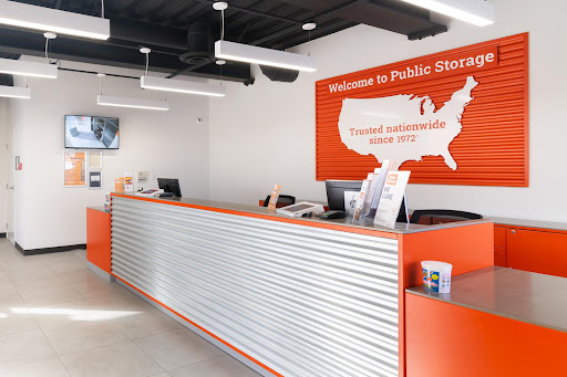 Self-Storage Facility «Public Storage», reviews and photos, 22222 Ventura Blvd, Woodland Hills, CA 91364, USA