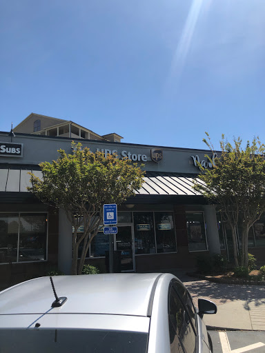 Shipping and Mailing Service «The UPS Store», reviews and photos, 227 Sandy Springs Pl D-103, Sandy Springs, GA 30328, USA