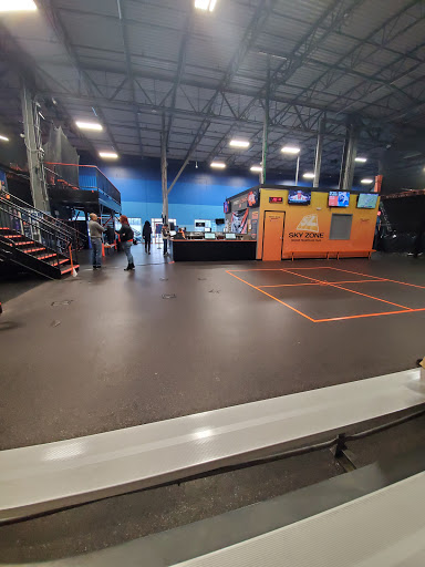 Amusement Center «Sky Zone Trampoline Park - St. Louis (Chesterfield)», reviews and photos, 17379 Edison Ave, Chesterfield, MO 63005, USA