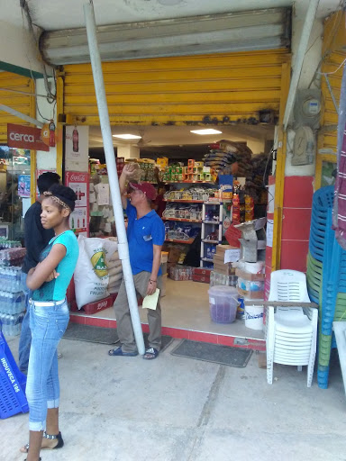 Mini Market Madera