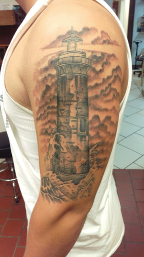 Tattoo Shop «Untouchable Ink», reviews and photos, 204 S Spring Garden Ave, DeLand, FL 32720, USA