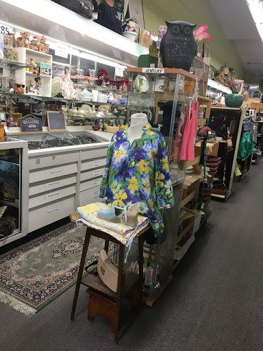 Thrift Store «Auburn Valley Humane Society Thrift Store», reviews and photos, 1123 E Main St, Auburn, WA 98002, USA