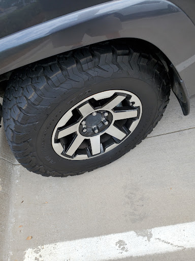 Tire Shop «Discount Tire Store - McKinney, TX», reviews and photos, 2751 S Central Expy, McKinney, TX 75070, USA