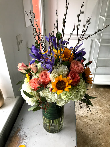 Full Bloom Flower Studio