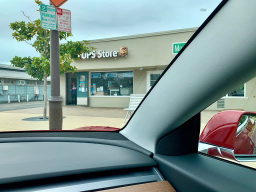 Shipping and Mailing Service «The UPS Store», reviews and photos, 249 Hwy 101, Solana Beach, CA 92075, USA