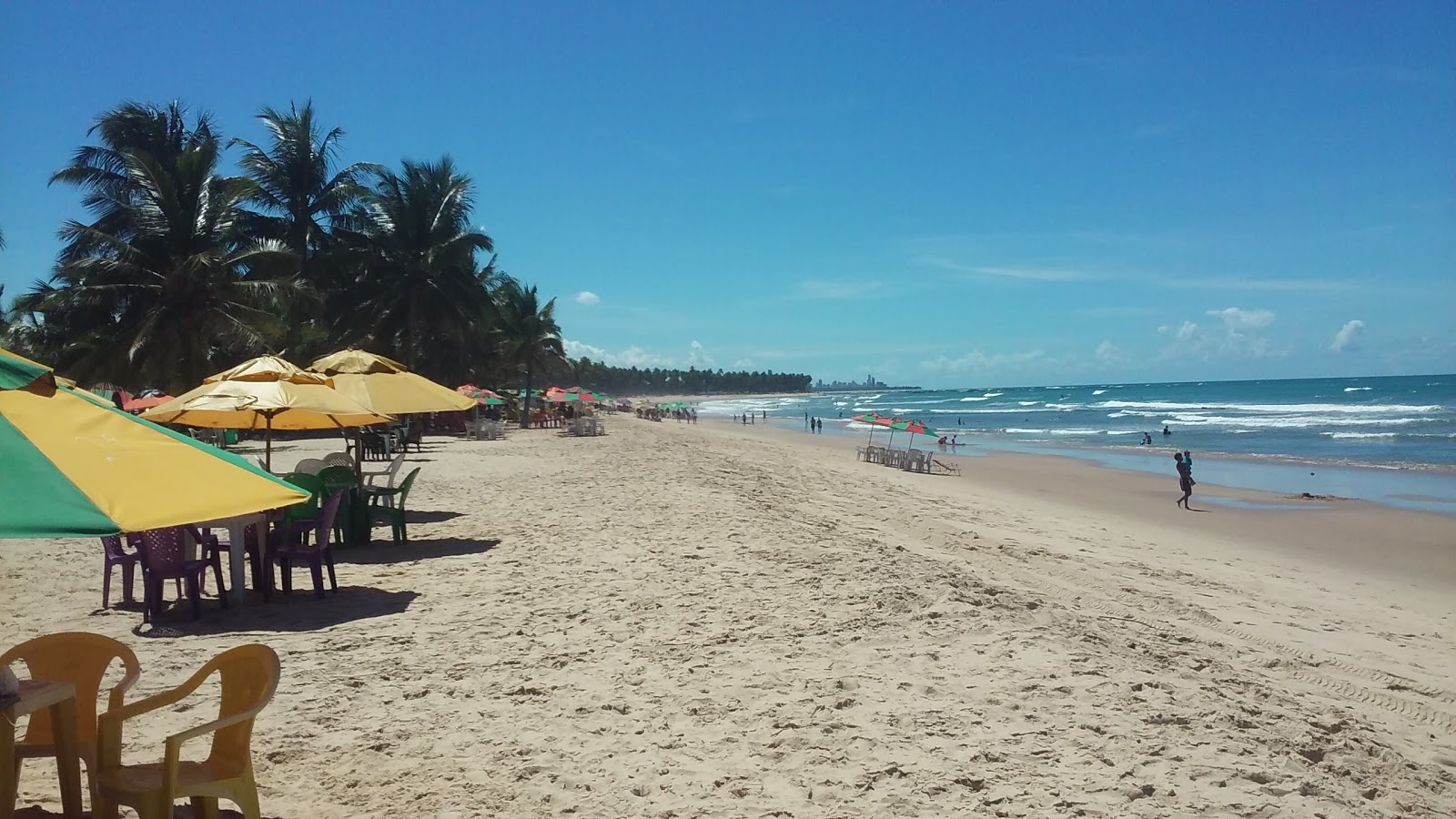 Foto di Spiaggia di Itapuama con costa lunga e dritta