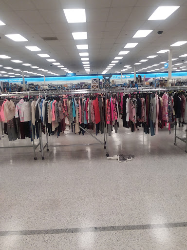 Clothing Store «Ross Dress for Less», reviews and photos, 2180 MacArthur Rd, Whitehall, PA 18052, USA