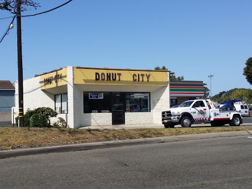Donut Shop «Donut City», reviews and photos, 1210 Pacific Coast Hwy, Seal Beach, CA 90740, USA