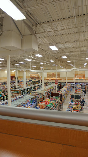 Grocery Store «Fred Meyer», reviews and photos, 777 NW Kings Blvd, Corvallis, OR 97330, USA