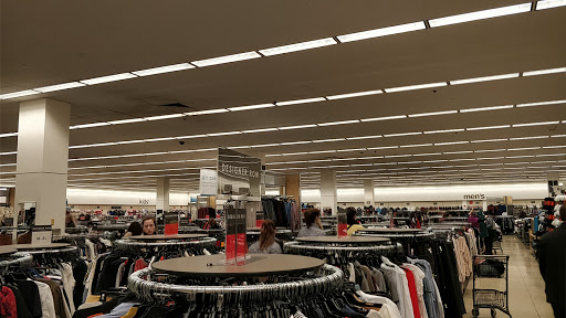 Department Store «Nordstrom Rack The Shops at Oak Brook Place», reviews and photos, 2155 22nd St, Oak Brook, IL 60523, USA