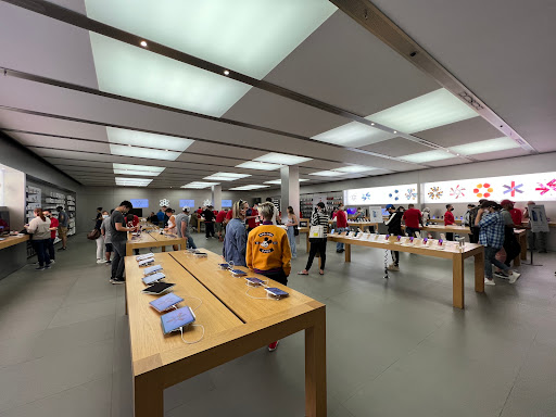 Apple South Coast Plaza image