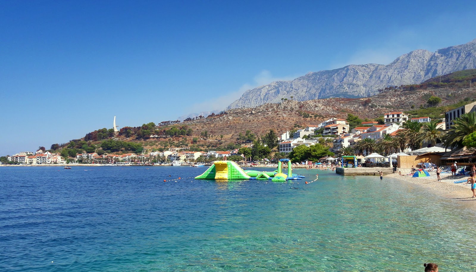 Foto af Podgora Strand og dens smukke landskab