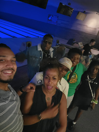 Bowling Supply Shop «Lodge Lanes», reviews and photos, 46255 S Interstate 94 Service Dr, Belleville, MI 48111, USA