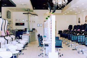 Luminous Nail Bar image