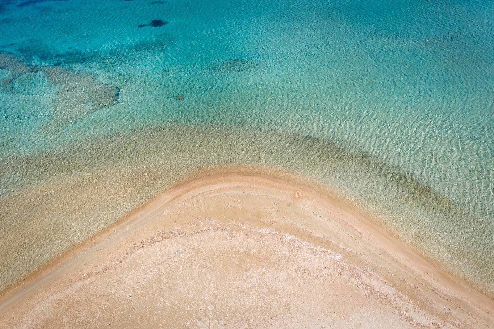 Photo de Sphaktiria beach situé dans une zone naturelle