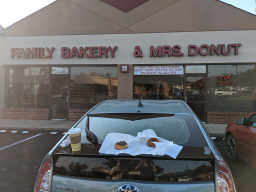 Bakery «Family Bakery & Mrs. Doughnut», reviews and photos, 8733 Cooper Rd, Alexandria, VA 22309, USA
