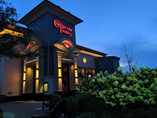 Shopping Mall «Lincolnshire Commons», reviews and photos, 900 Milwaukee Ave, Lincolnshire, IL 60069, USA