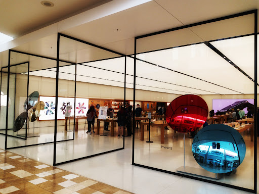 Computer Store «Apple Chandler Fashion Center», reviews and photos, 3111 W Chandler Blvd, Chandler, AZ 85226, USA