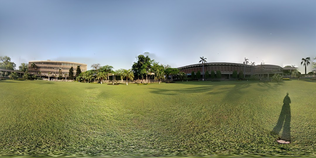 Main Library Lawn, University Of Agriculture