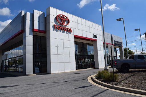 Toyota Dealer «DARCARS 355 Toyota Rockville», reviews and photos, 15625 Frederick Rd, Rockville, MD 20855, USA