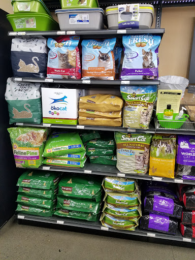 Pet Supply Store «Mud Bay», reviews and photos, 11830 NW Cedar Falls Dr, Portland, OR 97229, USA