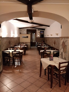 Pizzeria Trattoria Borgo Antico di Leandro Librasi 3 Piazza Natale, Nusco, AV 83051, Italia