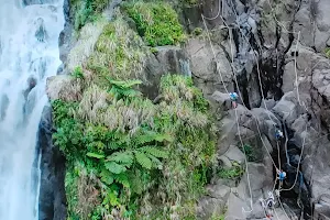 Vuwa Falls image