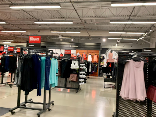 Clothing Store «Nike Factory Store», reviews and photos, 505 Premium Outlets Dr, Monroe, OH 45050, USA