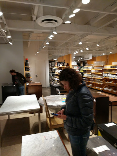 Furniture Store «Crate and Barrel Outlet», reviews and photos, 1700 Prince St, Alexandria, VA 22314, USA