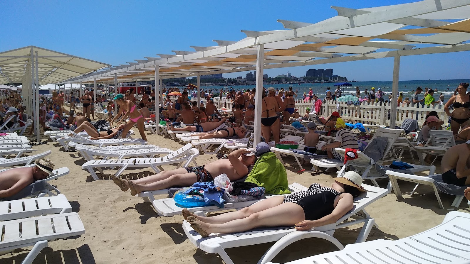 Foto von Sanmarin Strand und seine wunderschöne Landschaft