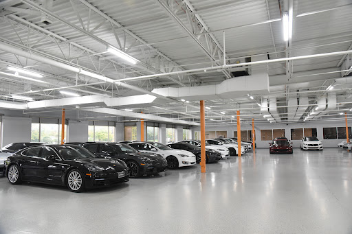 Car Dealer «Ultimo Motors», reviews and photos, 4575 Weaver Pkwy, Warrenville, IL 60555, USA
