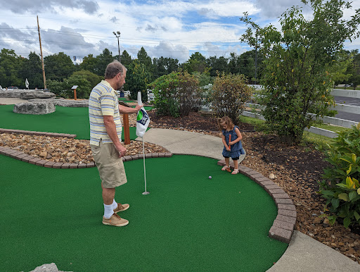 Public Golf Course «World of Golf», reviews and photos, 7400 Woodspoint Dr, Florence, KY 41042, USA