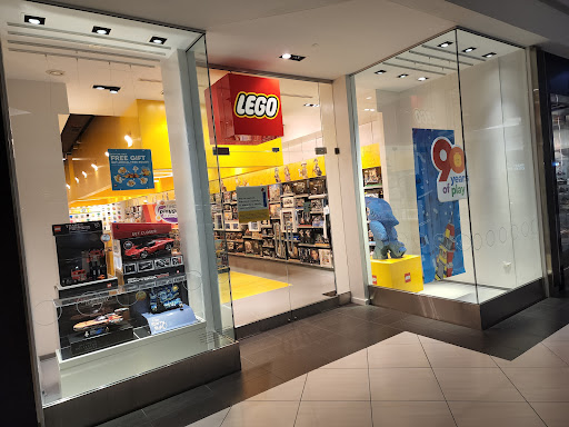 Toy Store «The LEGO Store», reviews and photos, 5 Woodfield Mall, Schaumburg, IL 60173, USA