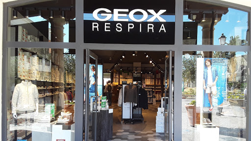 Stores to buy women's geox Roma