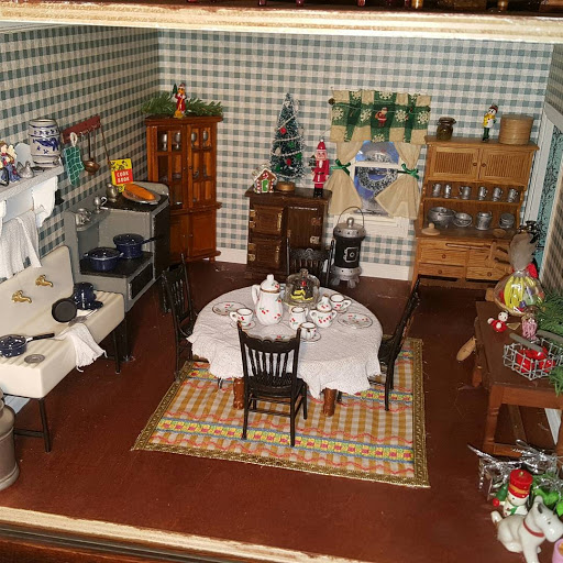 Antique Furniture Store «Useful Things Antiques & Collectibles Store», reviews and photos, 11 Crenshaw Ln, Coxs Creek, KY 40013, USA