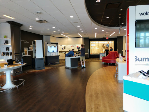 Cell Phone Store «Verizon», reviews and photos, 507 Mill Ave SE, New Philadelphia, OH 44663, USA