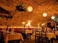 Atmosphère du Restaurant La Taverne à Saint-Jean-en-Royans - n°1