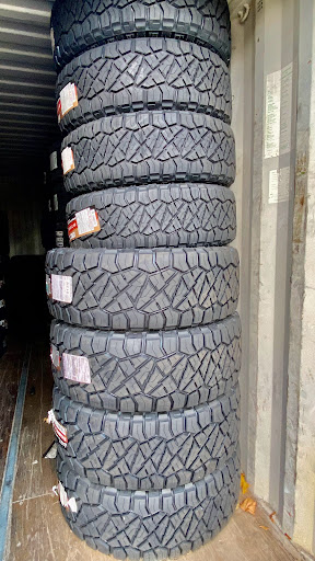 Tire Shop «Discount Tire Store - Tigard, OR», reviews and photos, 11462 SW Pacific Hwy, Tigard, OR 97223, USA
