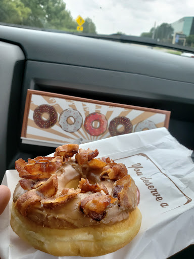 Donut Shop «Queen Donut Shop», reviews and photos, 1806 W 18th St, Houston, TX 77008, USA