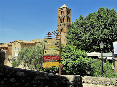 Moustiers à Moustiers-Sainte-Marie
