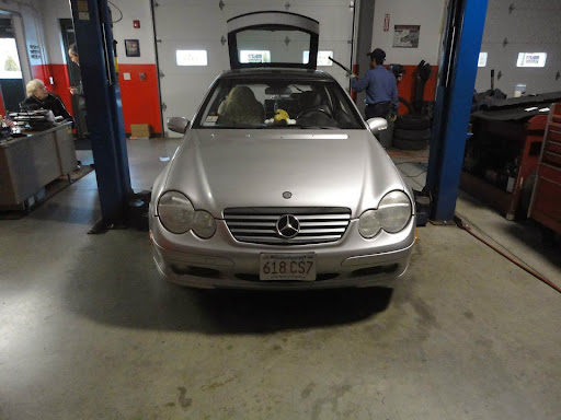 Auto Repair Shop «USA Auto Repair & Alignment», reviews and photos, 267 Maple St Building B # Unit C, Marlborough, MA 01752, USA